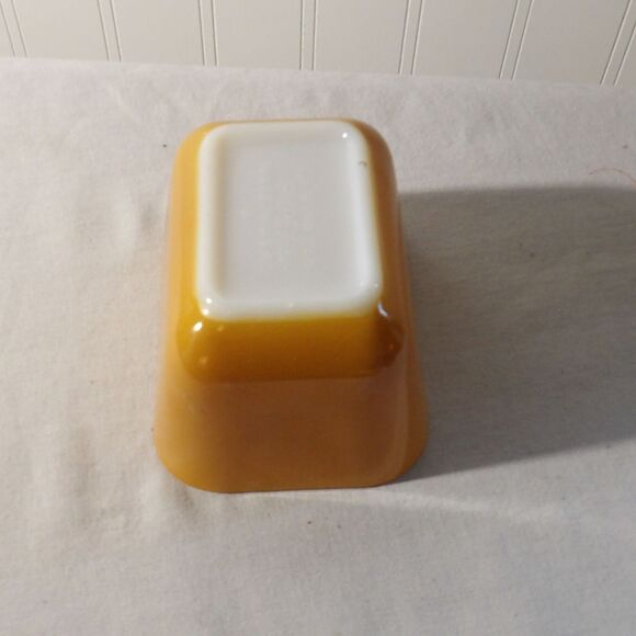 VINTAGE 501 PYREX 1 1/2 CUP SMALL REFRIGERATOR DISH NO LID‎ BUTTERFLY GOLD - Picture 2 of 4